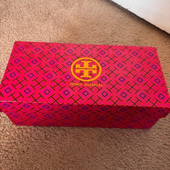 Tory Burch Kendrick driving loafers in black patent leather - Picture 12 of 12